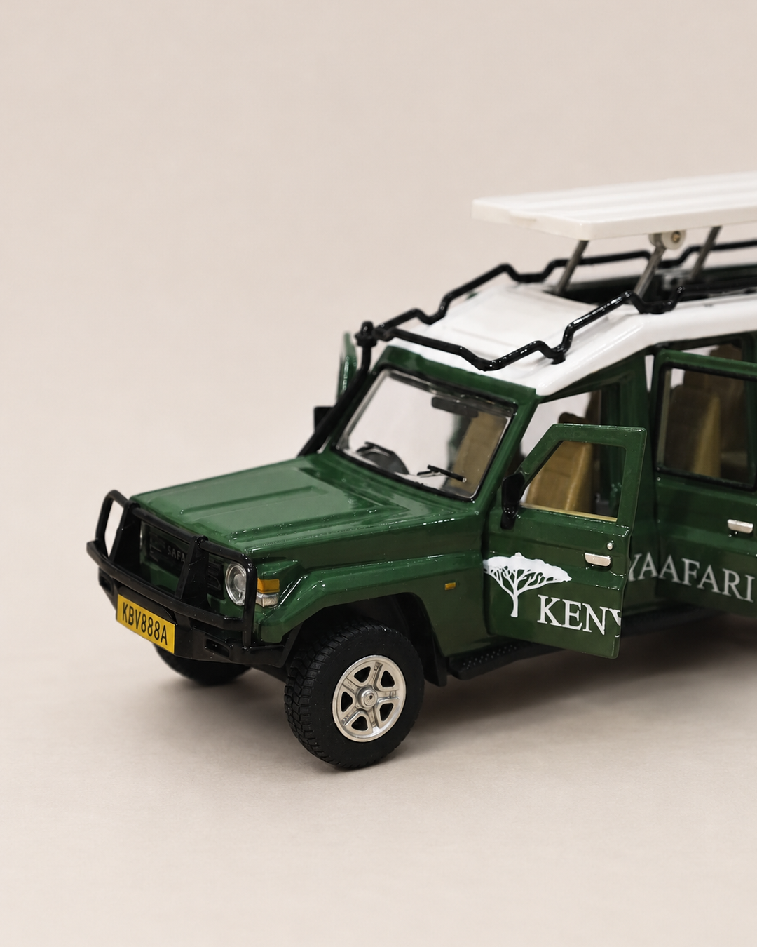 Pop-up Green · White Roof 1:40 African safari vehicle model